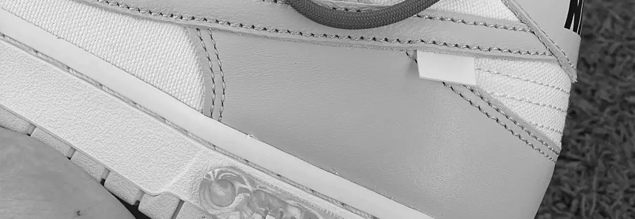 Home 20 authenticate your sneakers-black and white